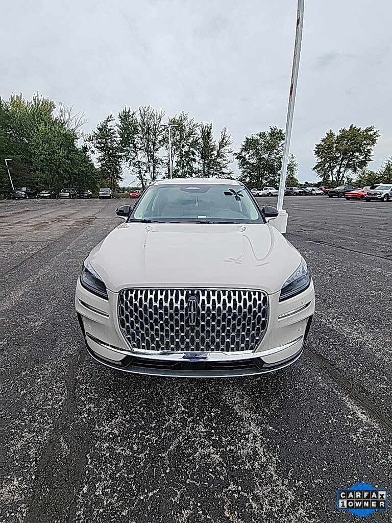 2023 Lincoln Corsair Standard photo 3