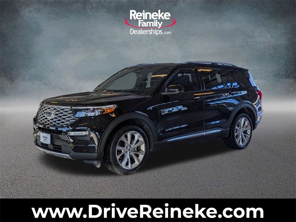 2022 Ford Explorer Platinum's photo