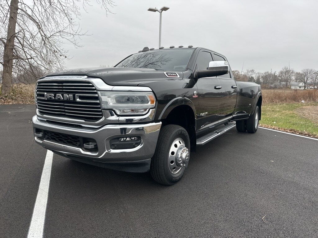 2021 Ram 3500 Laramie photo 3