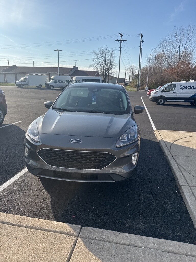 2022 Ford Escape SEL photo 2