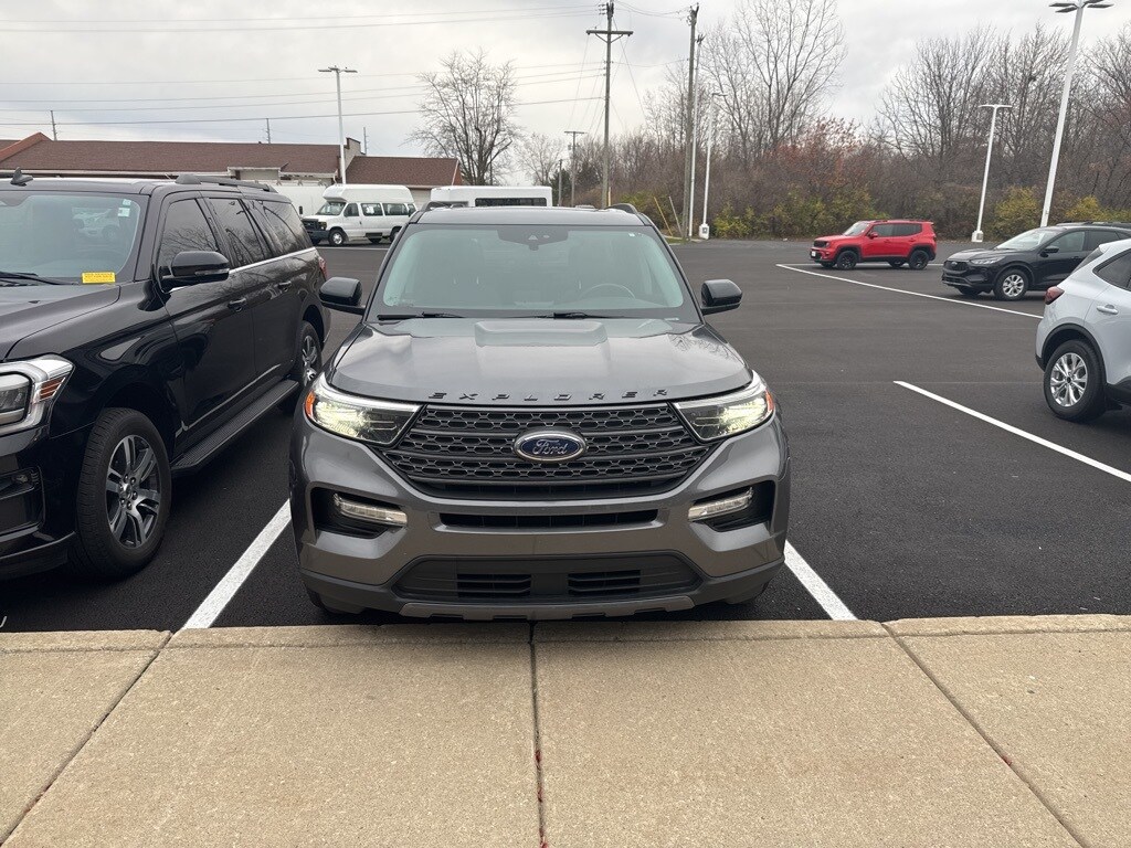2022 Ford Explorer XLT photo 3