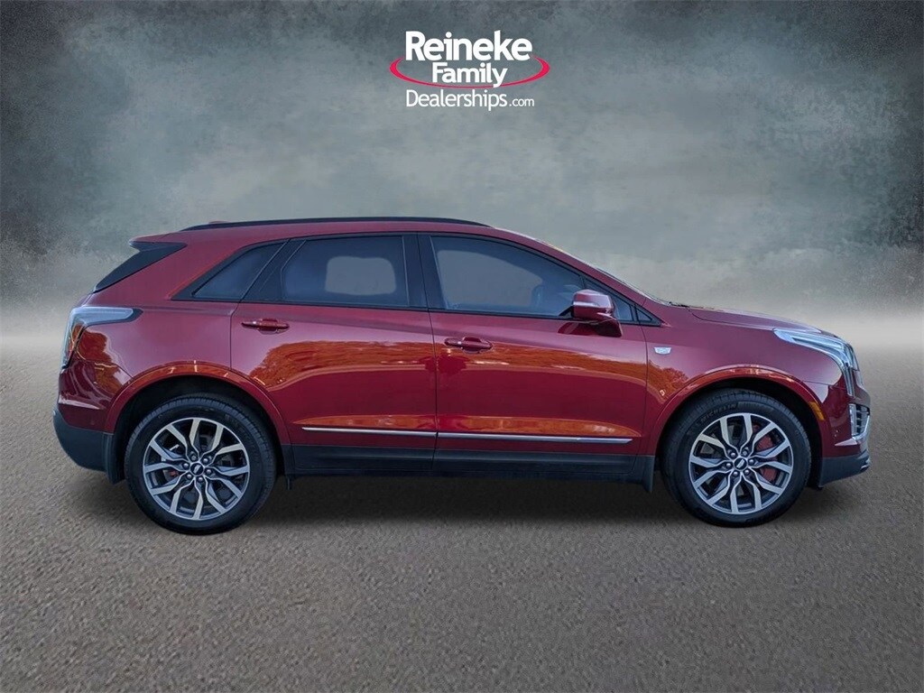 2023 Cadillac XT5 Sport photo 4