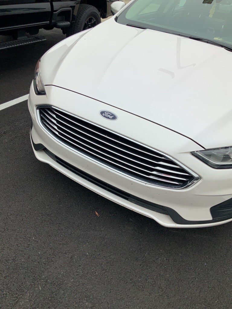 2020 Ford Fusion SE photo 3