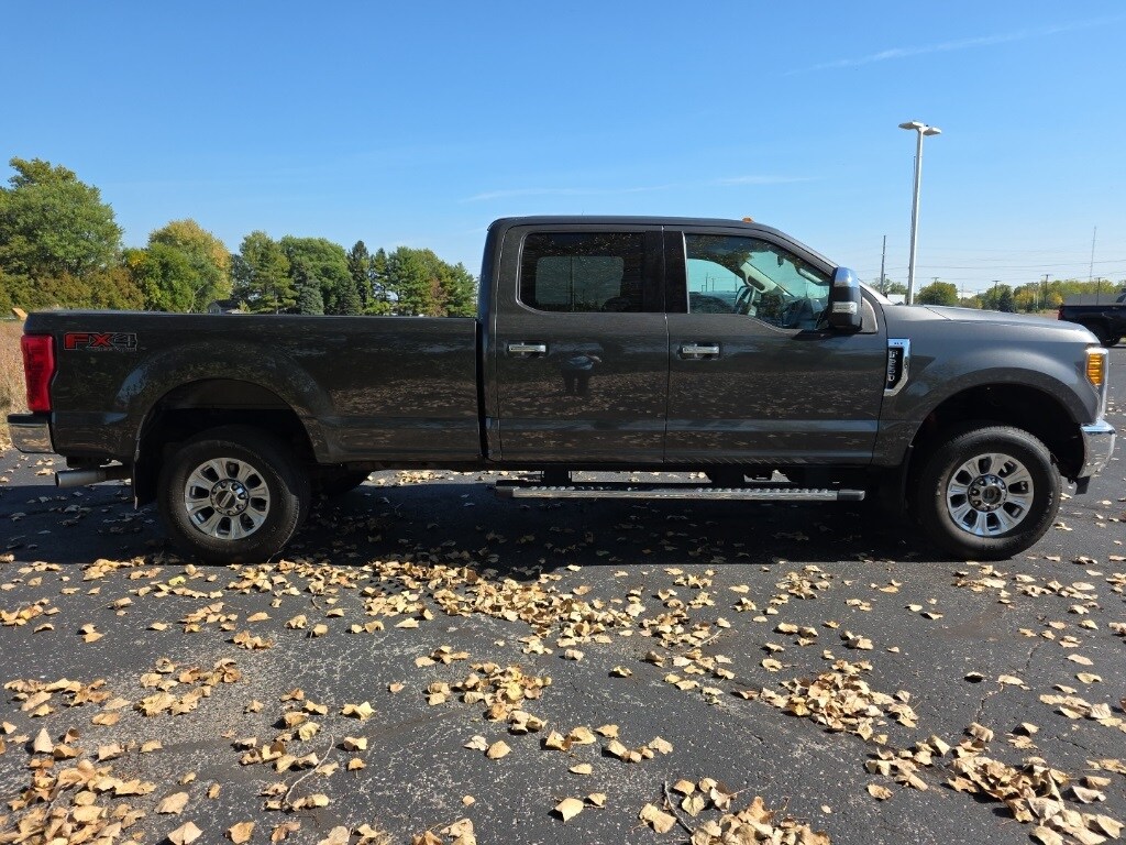 2017 Ford F-250 XLT photo 4