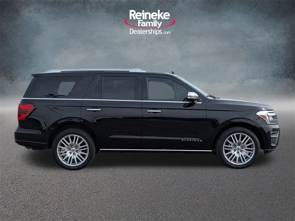 2023 Ford Expedition Platinum photo 2