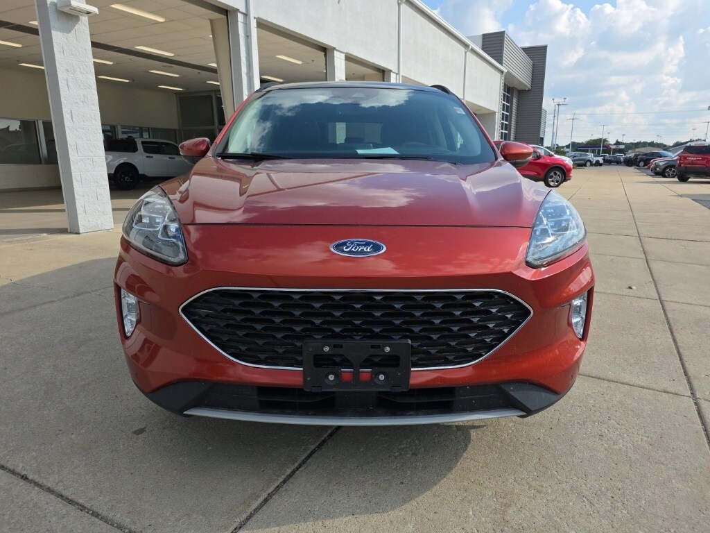 2020 Ford Escape Titanium photo 2