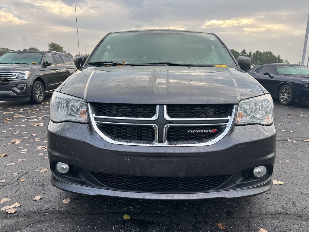 2017 Dodge Grand Caravan SXT photo 2