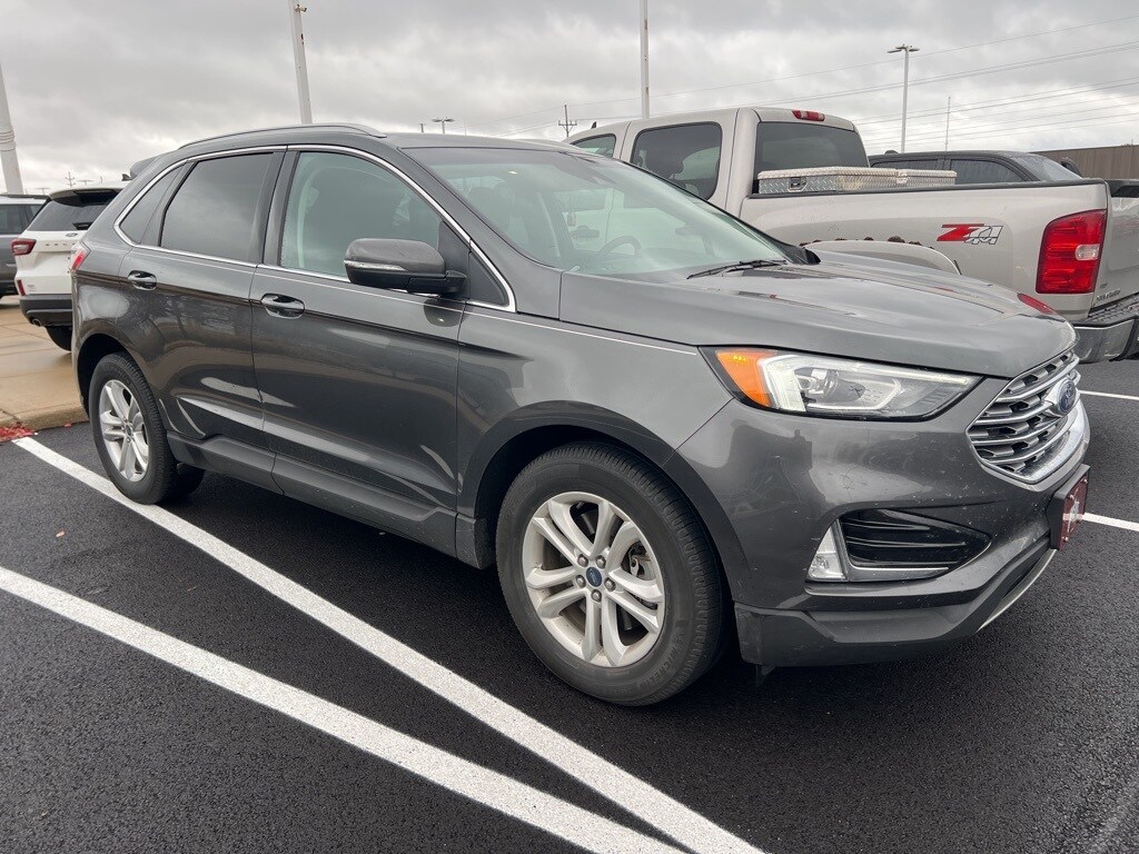 2019 Ford Edge SEL photo 3