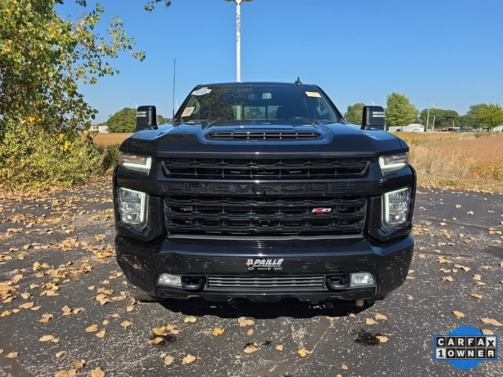 2022 Chevrolet Silverado 2500HD LT photo 2