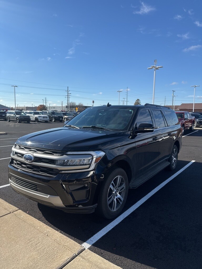 2024 Ford Expedition MAX XLT photo 3