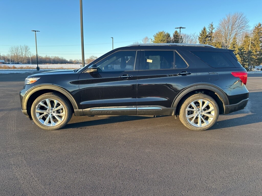 2022 Ford Explorer Platinum photo 3