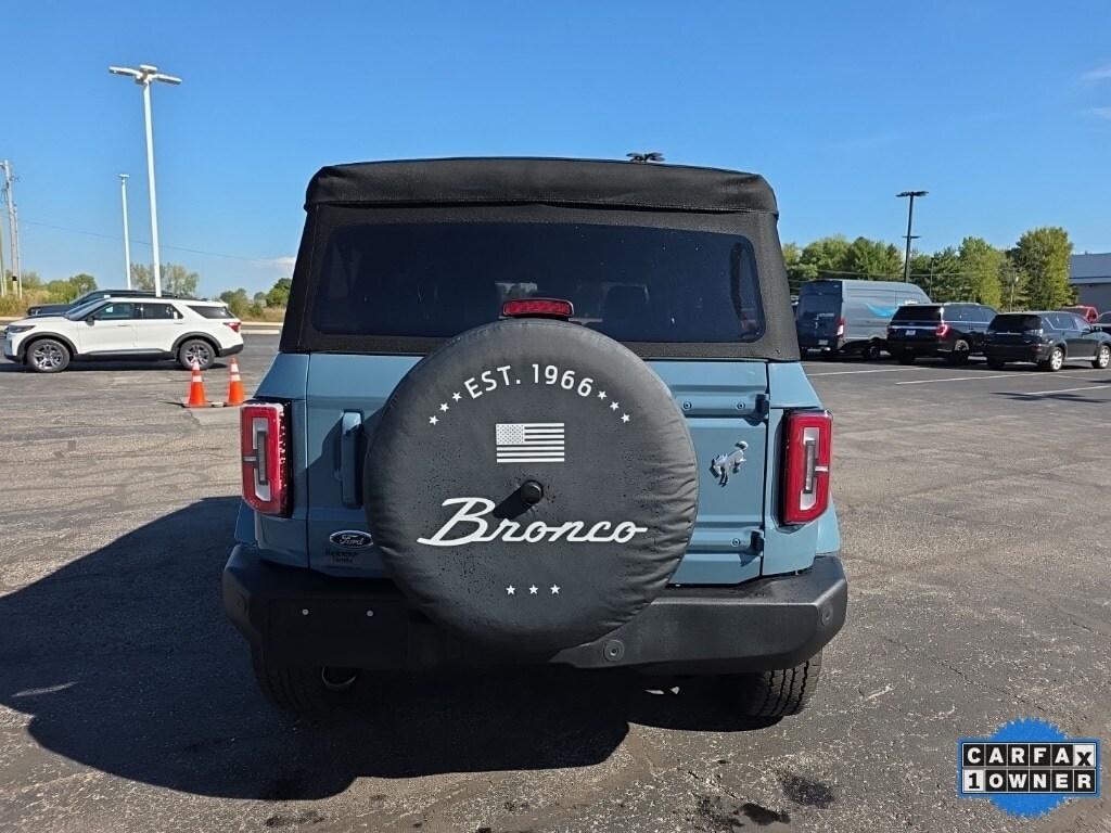 2022 Ford Bronco Outer Banks photo 3