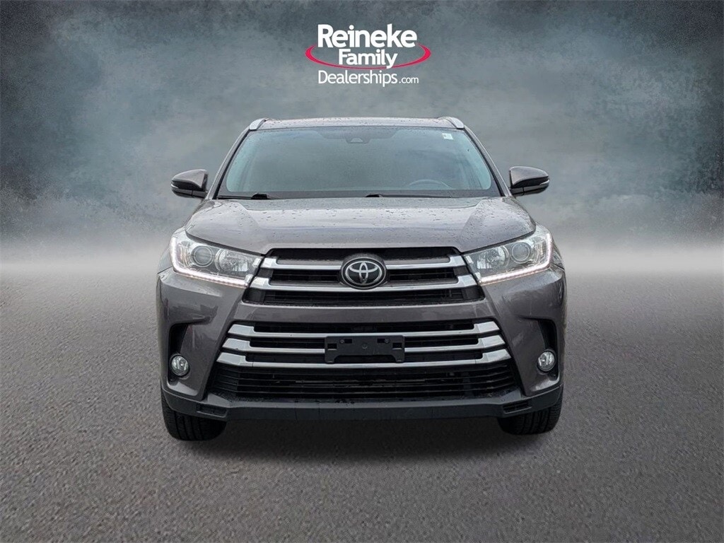 Used 2019 Toyota Highlander XLE with VIN 5TDJZRFH2KS571873 for sale in Findlay, OH