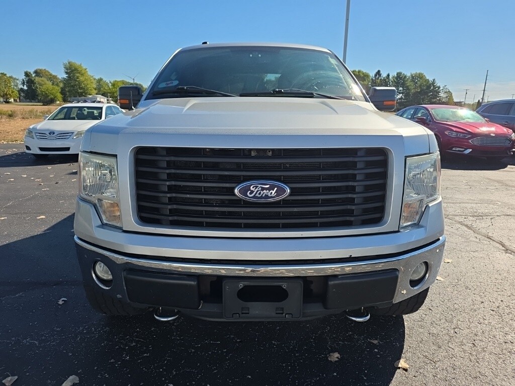 2011 Ford F-150 XLT photo 3