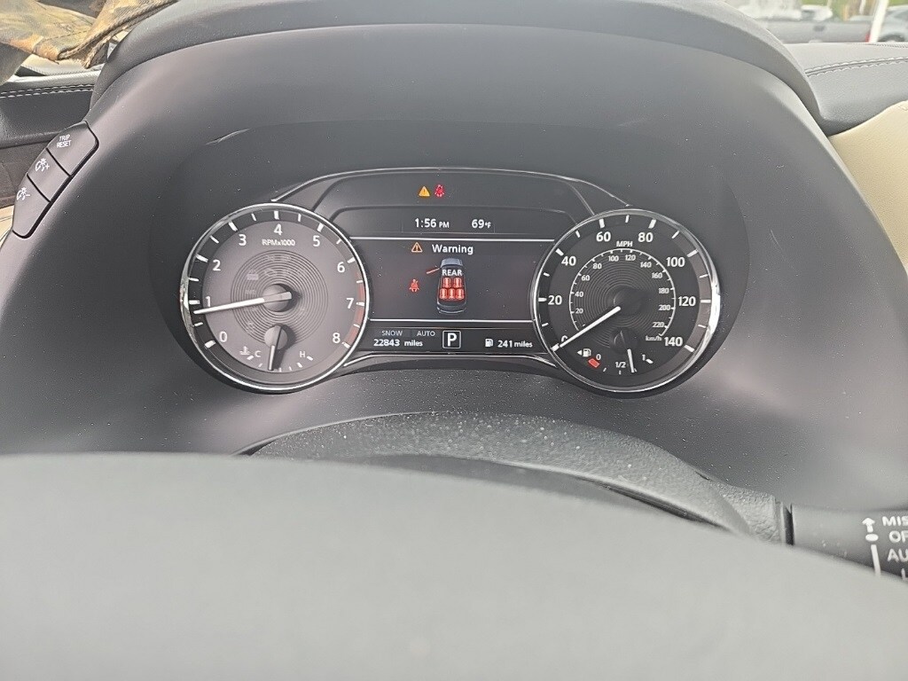 2023 Infiniti QX80 Luxe photo 4