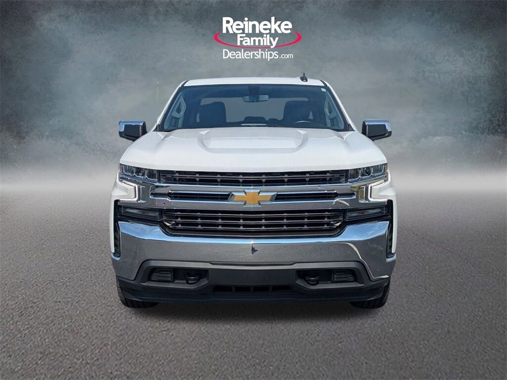 2022 Chevrolet Silverado 1500 LT photo 2