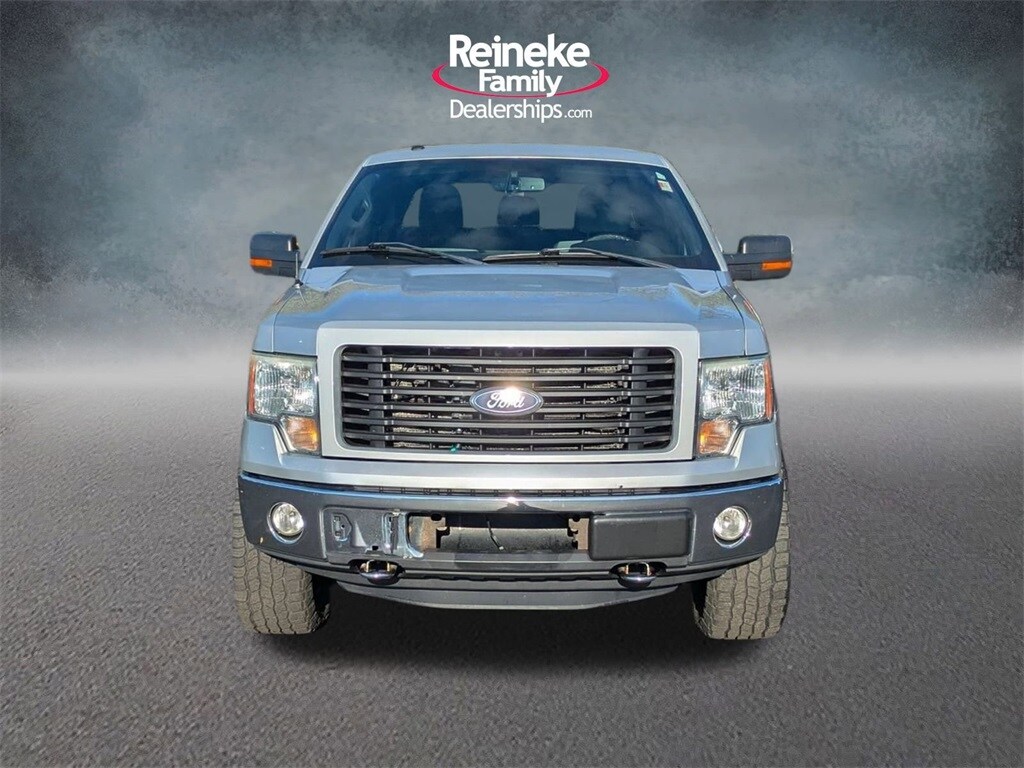 2011 Ford F-150 XLT photo 2