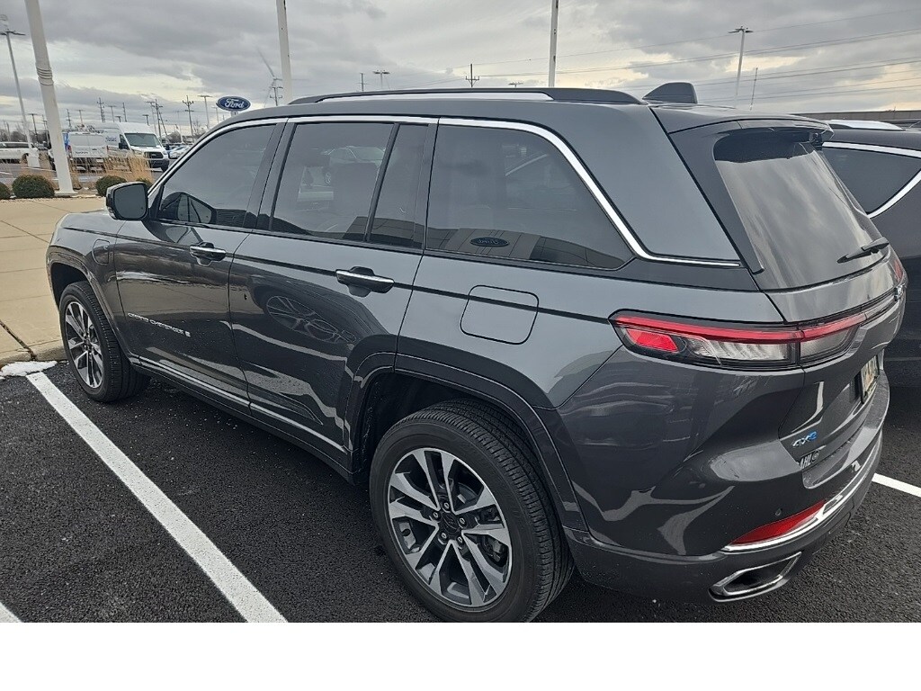 2022 Jeep Cherokee Overland 4xe photo 3