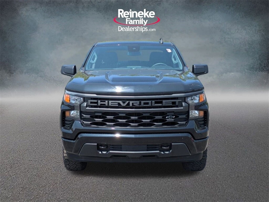 Used 2023 Chevrolet Silverado 1500 Custom with VIN 3GCPDBEK8PG143017 for sale in Findlay, OH