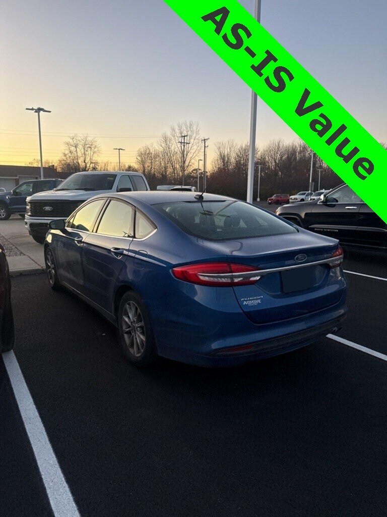 2017 Ford Fusion SE photo 4