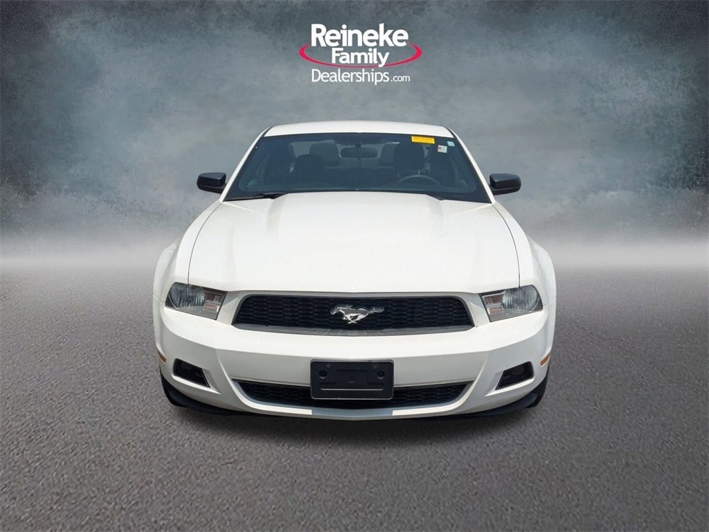 Used 2011 Ford Mustang V6 with VIN 1ZVBP8AM4B5138650 for sale in Findlay, OH