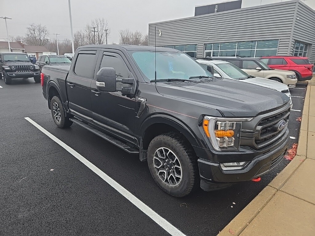 2023 Ford F-150 XLT photo 2