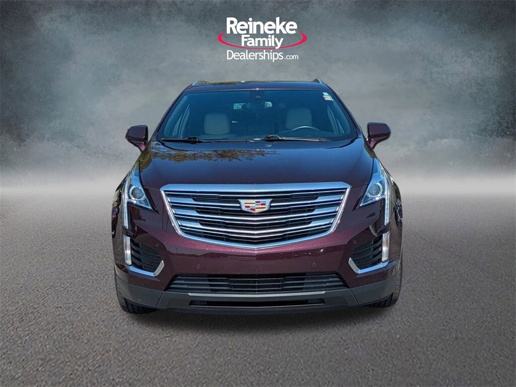 2017 Cadillac XT5 Luxury photo 2