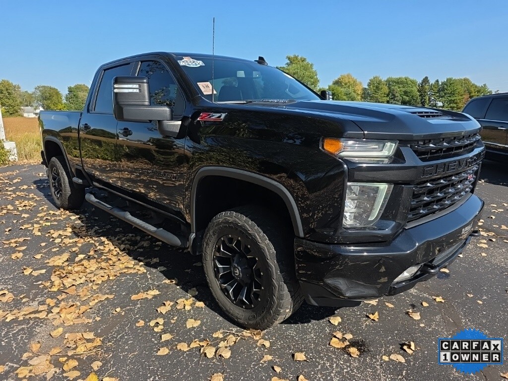 2022 Chevrolet Silverado 2500HD LT photo 3