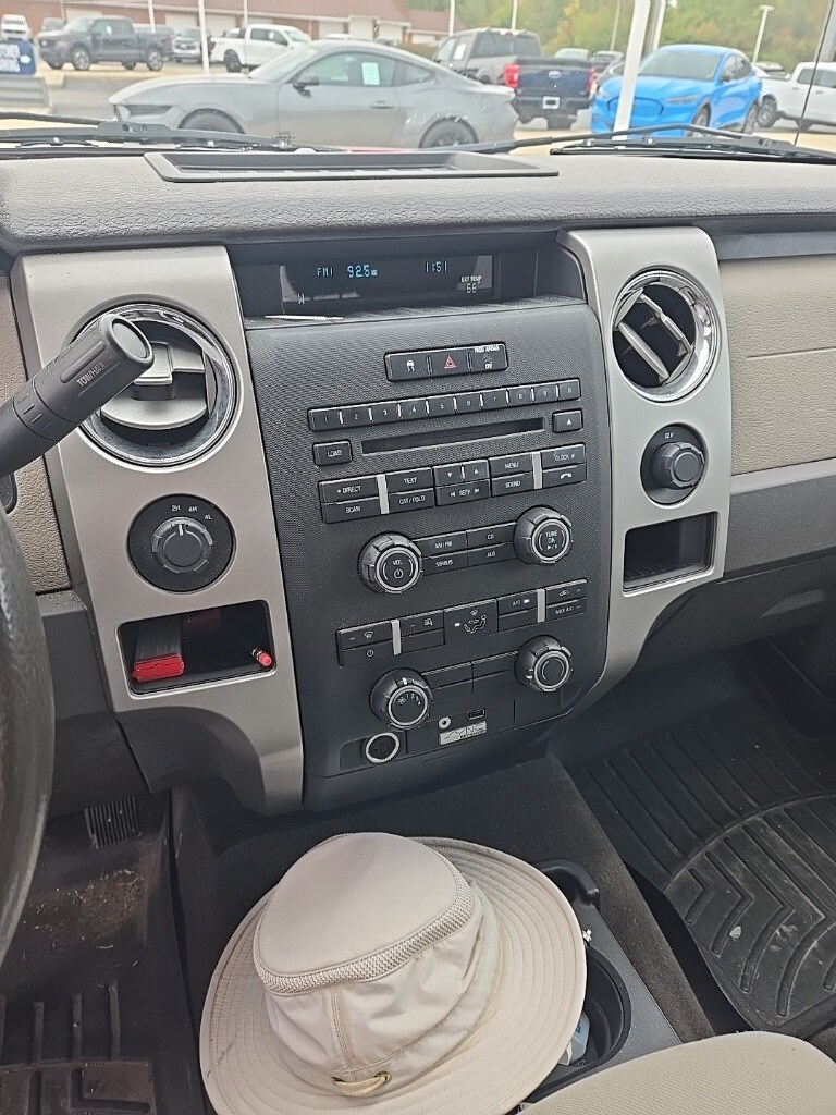 2009 Ford F-150 XLT photo 4