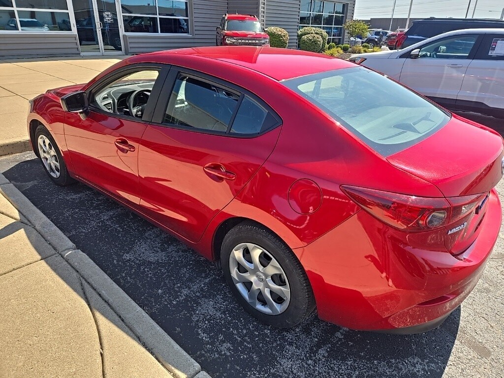2018 Mazda Mazda3 Sport Sedan photo 2