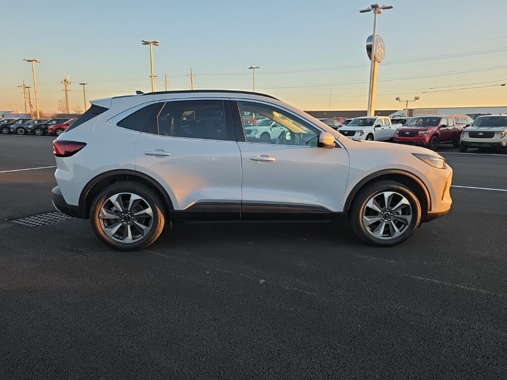 Used 2025 Ford Escape Platinum SUV