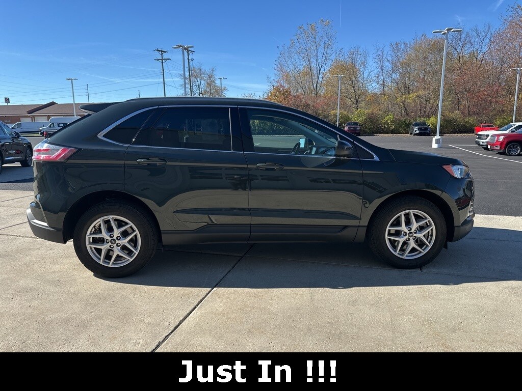 2024 Ford Edge SEL photo 4