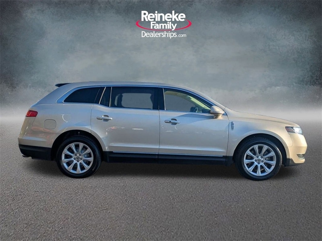 Used 2017 Lincoln MKT Base SUV