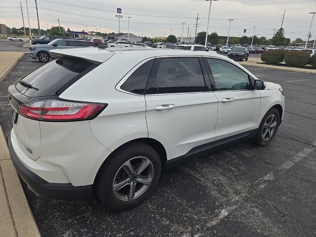 2020 Ford Edge SEL photo 2