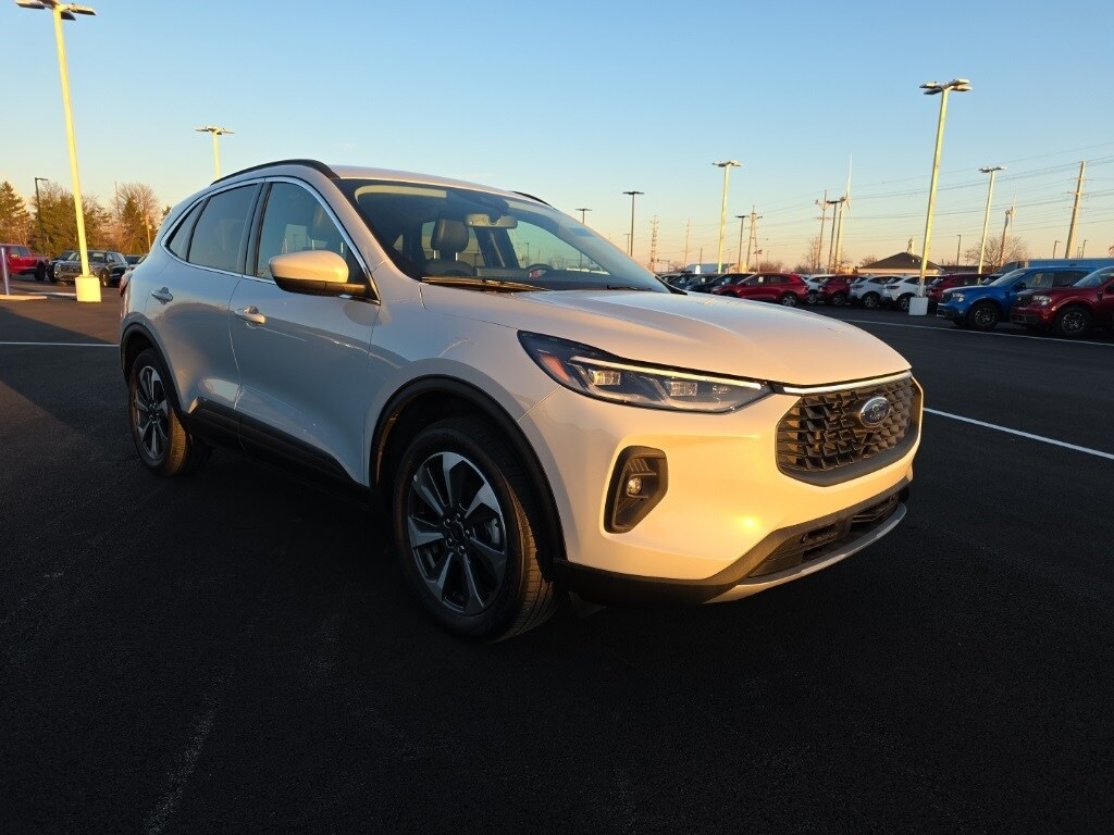 Used 2025 Ford Escape Platinum SUV