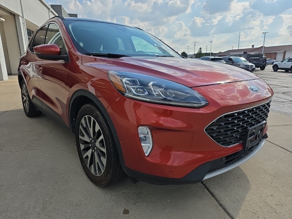 2020 Ford Escape Titanium photo 3