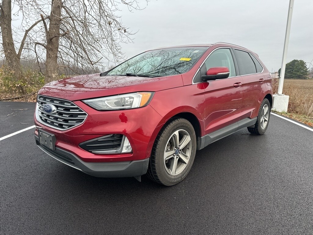 2019 Ford Edge SEL photo 2