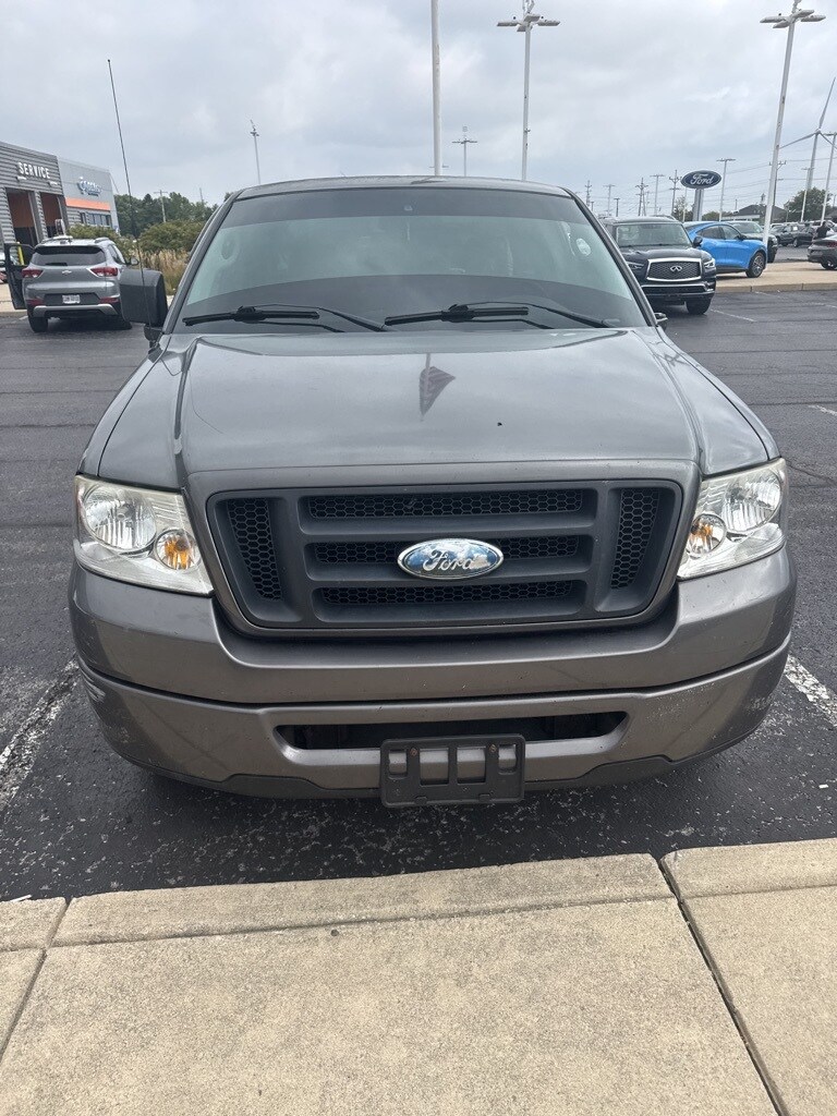 2006 Ford F-150 STX photo 2