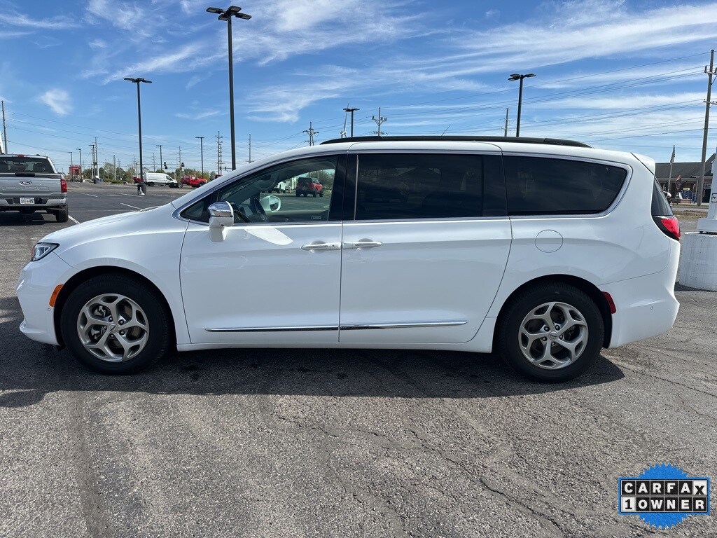 2022 Chrysler Pacifica Limited photo 4