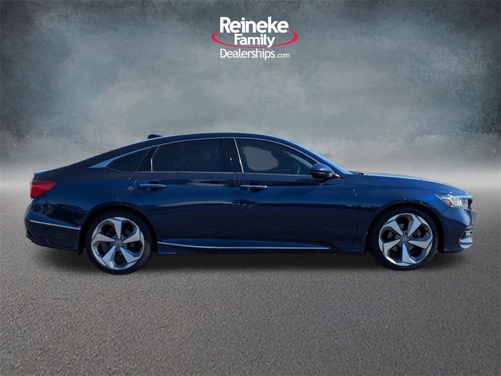 2018 Honda Accord Touring photo 4