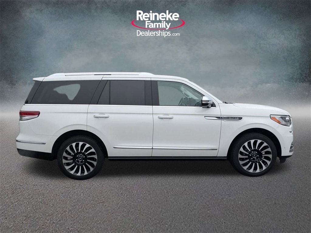 2022 Lincoln Navigator Black Label photo 4