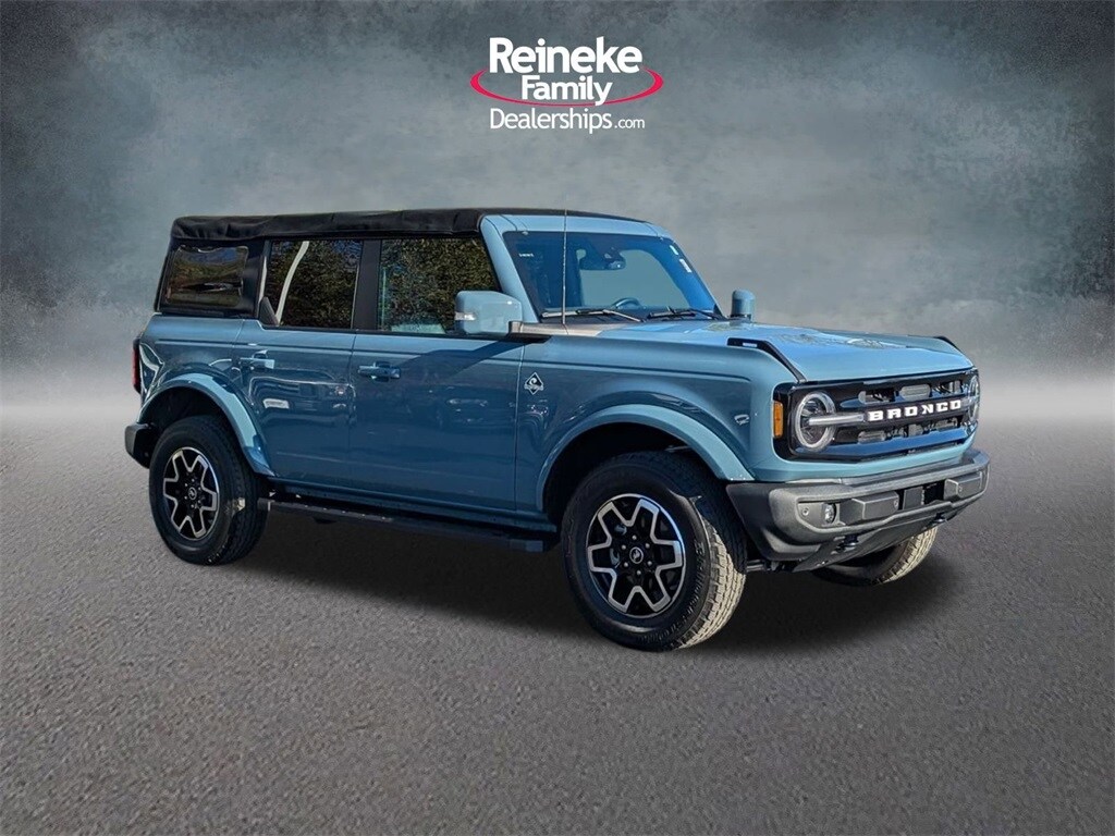 2022 Ford Bronco Outer Banks photo 3