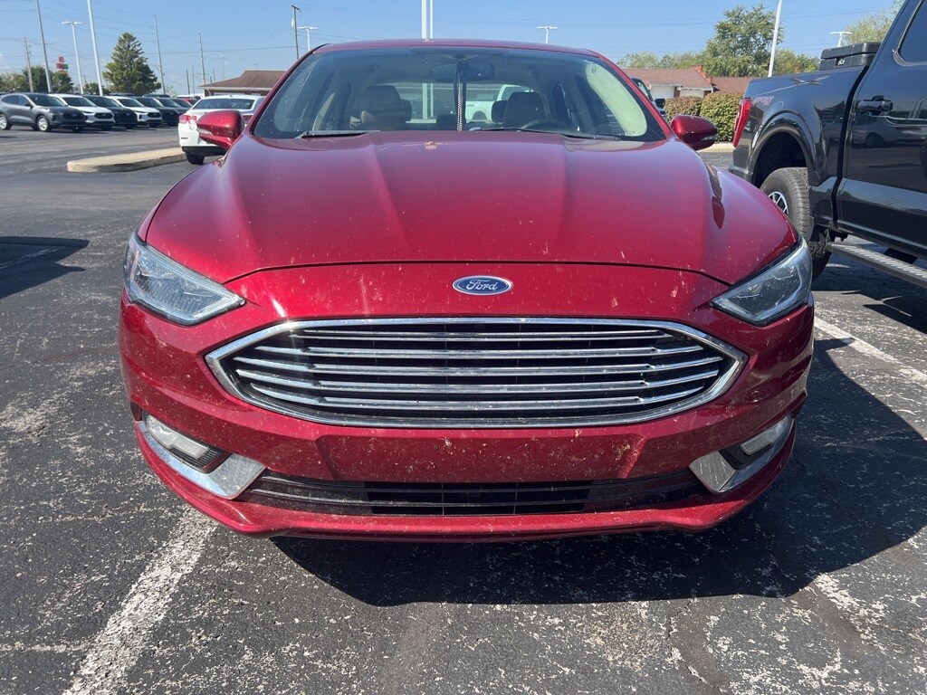 2017 Ford Fusion SE photo 2