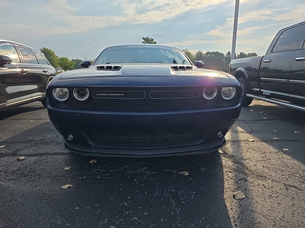 2017 Dodge Challenger GT photo 2