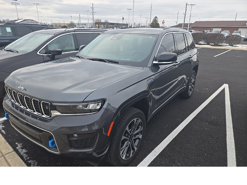 2022 Jeep Cherokee Overland 4xe photo 2