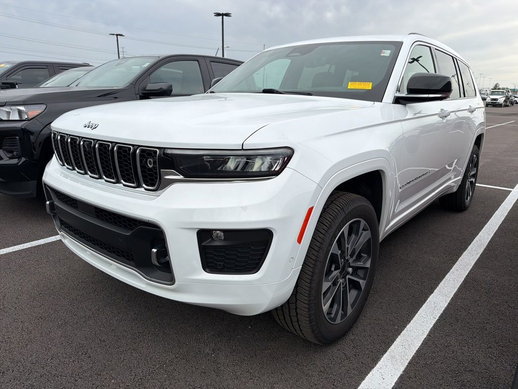 2021 Jeep Grand Cherokee L Overland's photo