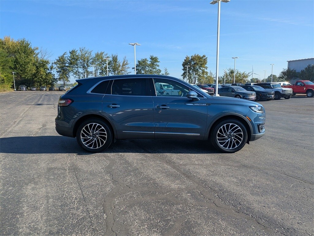 2019 Lincoln Nautilus Reserve photo 4