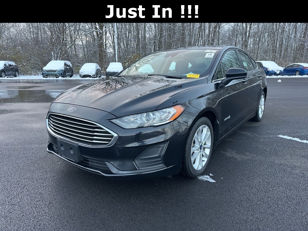 2019 Ford Fusion Hybrid SE's photo