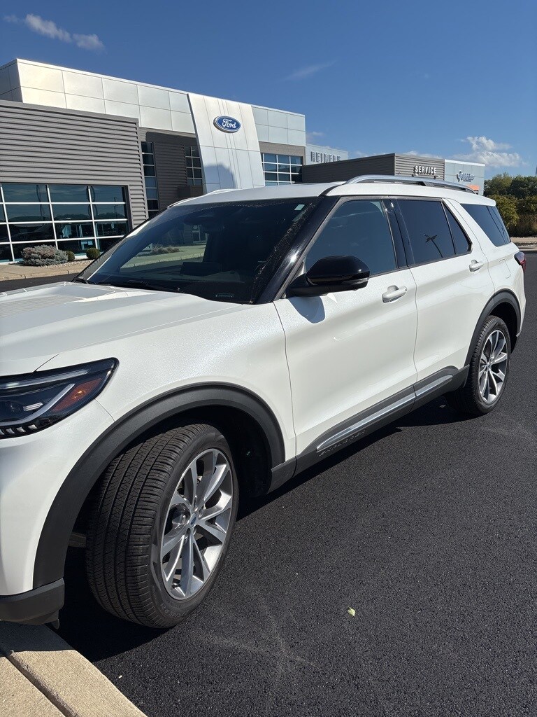 2025 Ford Explorer Platinum photo 2