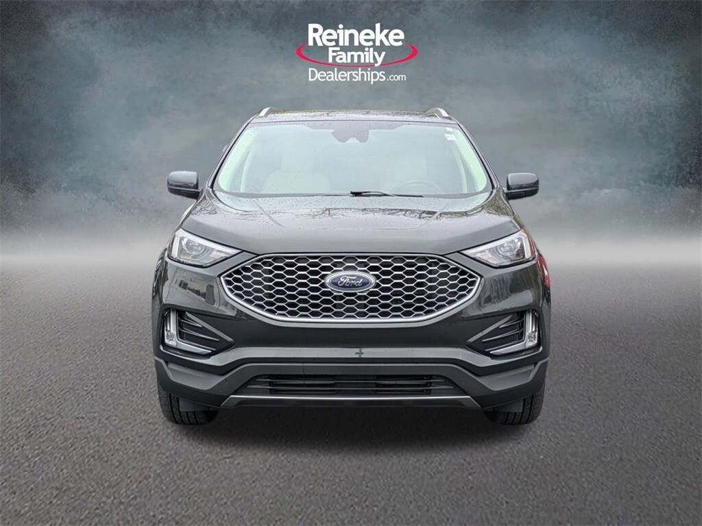 2024 Ford Edge SEL photo 2
